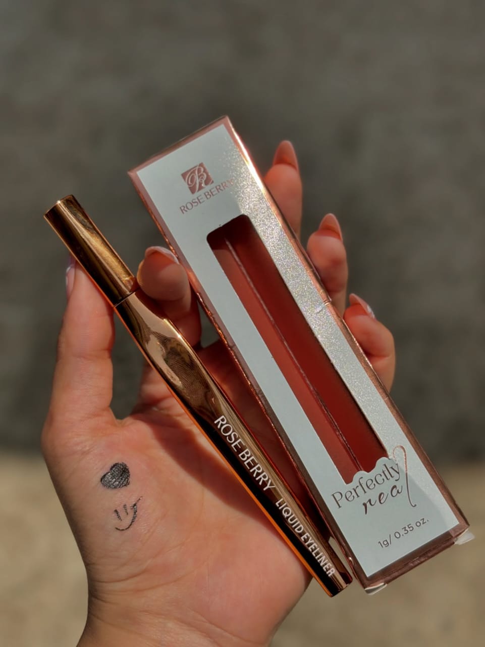 Rose BERRY Liquid Eyeliner